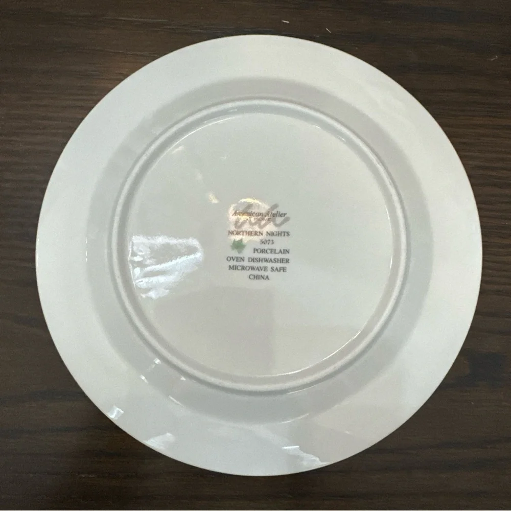 American Atelier Northern Lights 5073 Polar Bear Salad Plate Wildlife